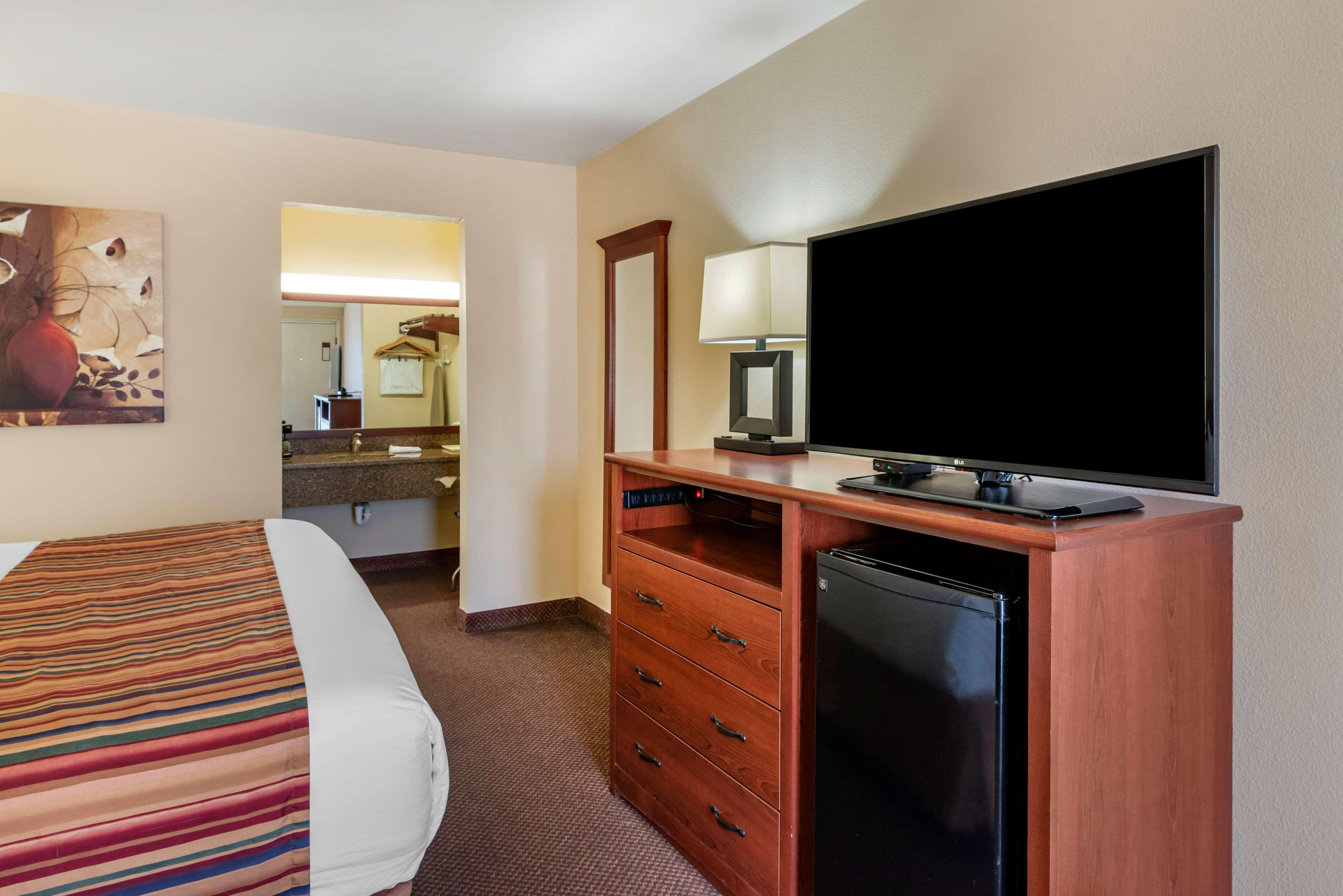 Best Western Sherwood Inn Clarksville Buitenkant foto