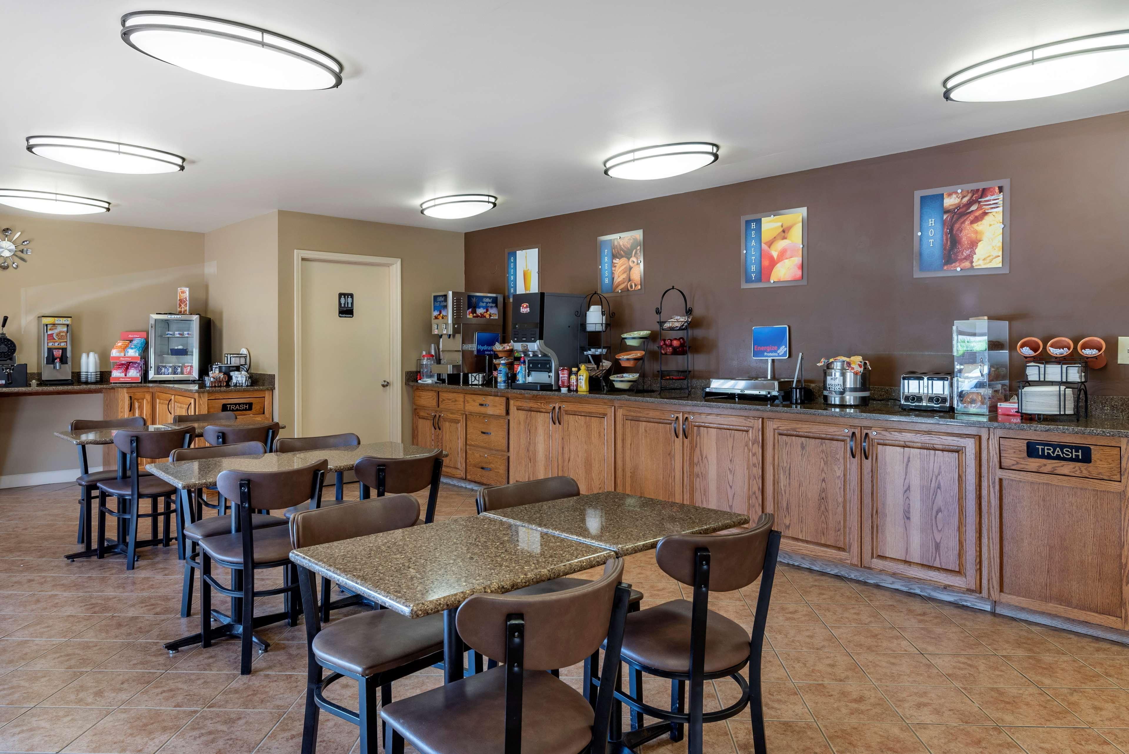 Best Western Sherwood Inn Clarksville Buitenkant foto