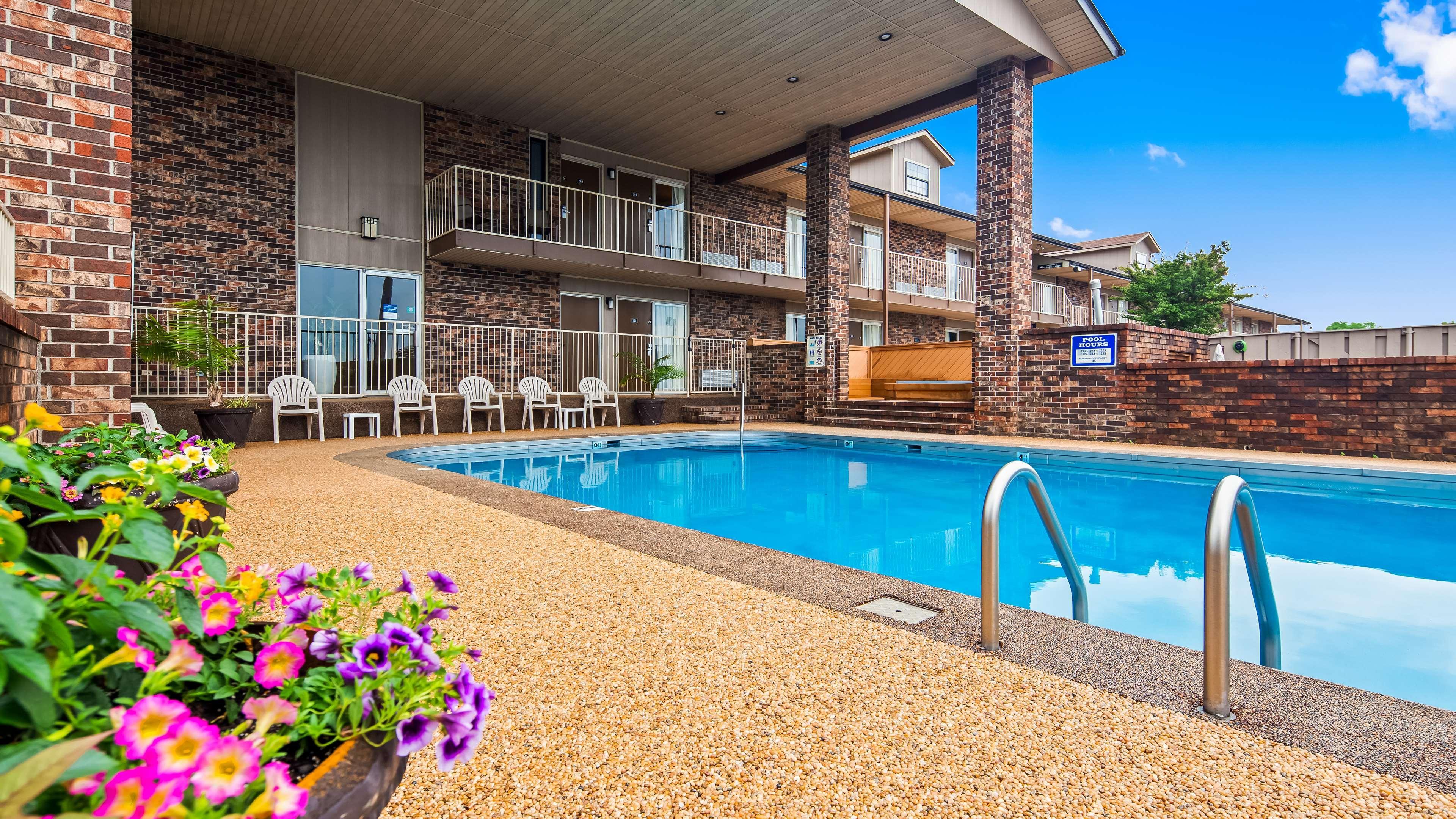 Best Western Sherwood Inn Clarksville Buitenkant foto
