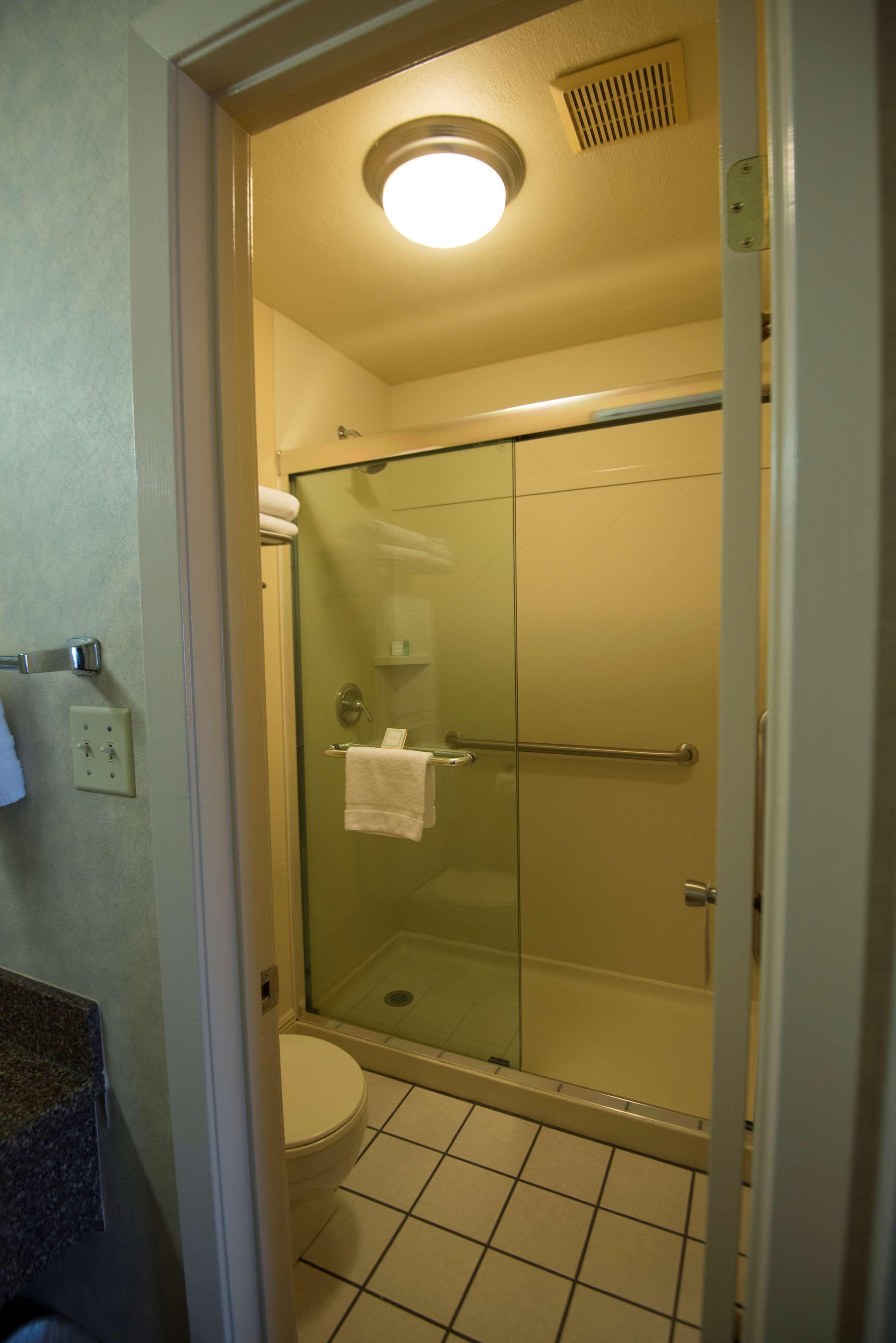 Best Western Sherwood Inn Clarksville Buitenkant foto