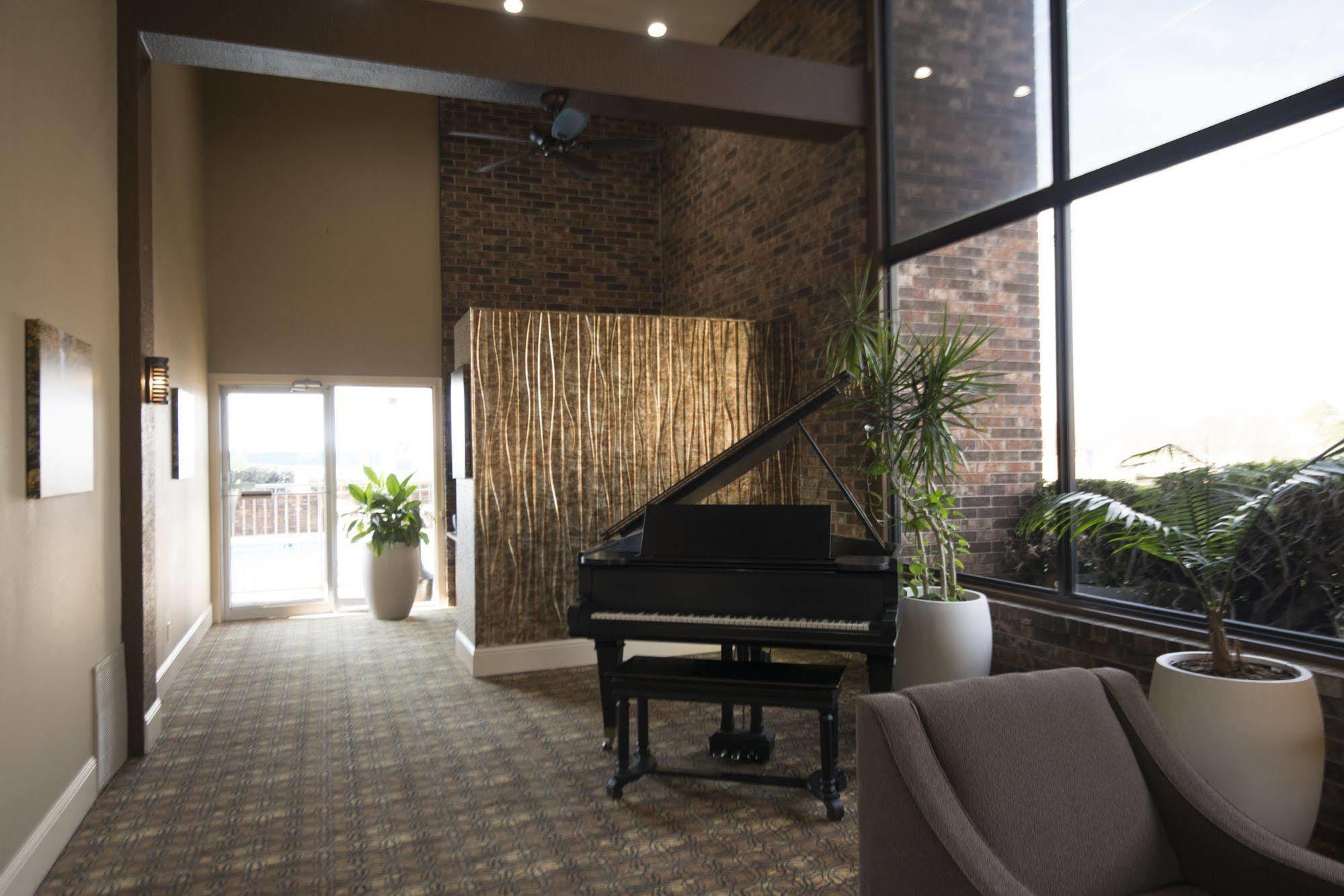 Best Western Sherwood Inn Clarksville Buitenkant foto