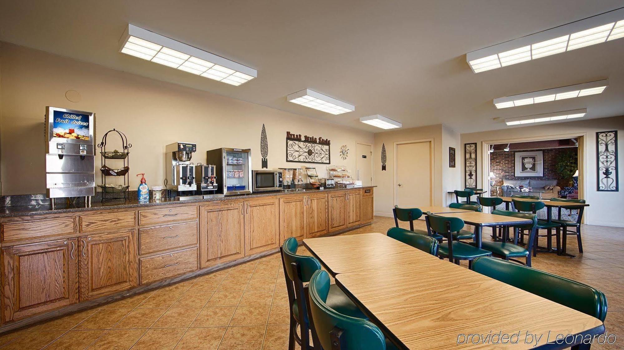 Best Western Sherwood Inn Clarksville Buitenkant foto