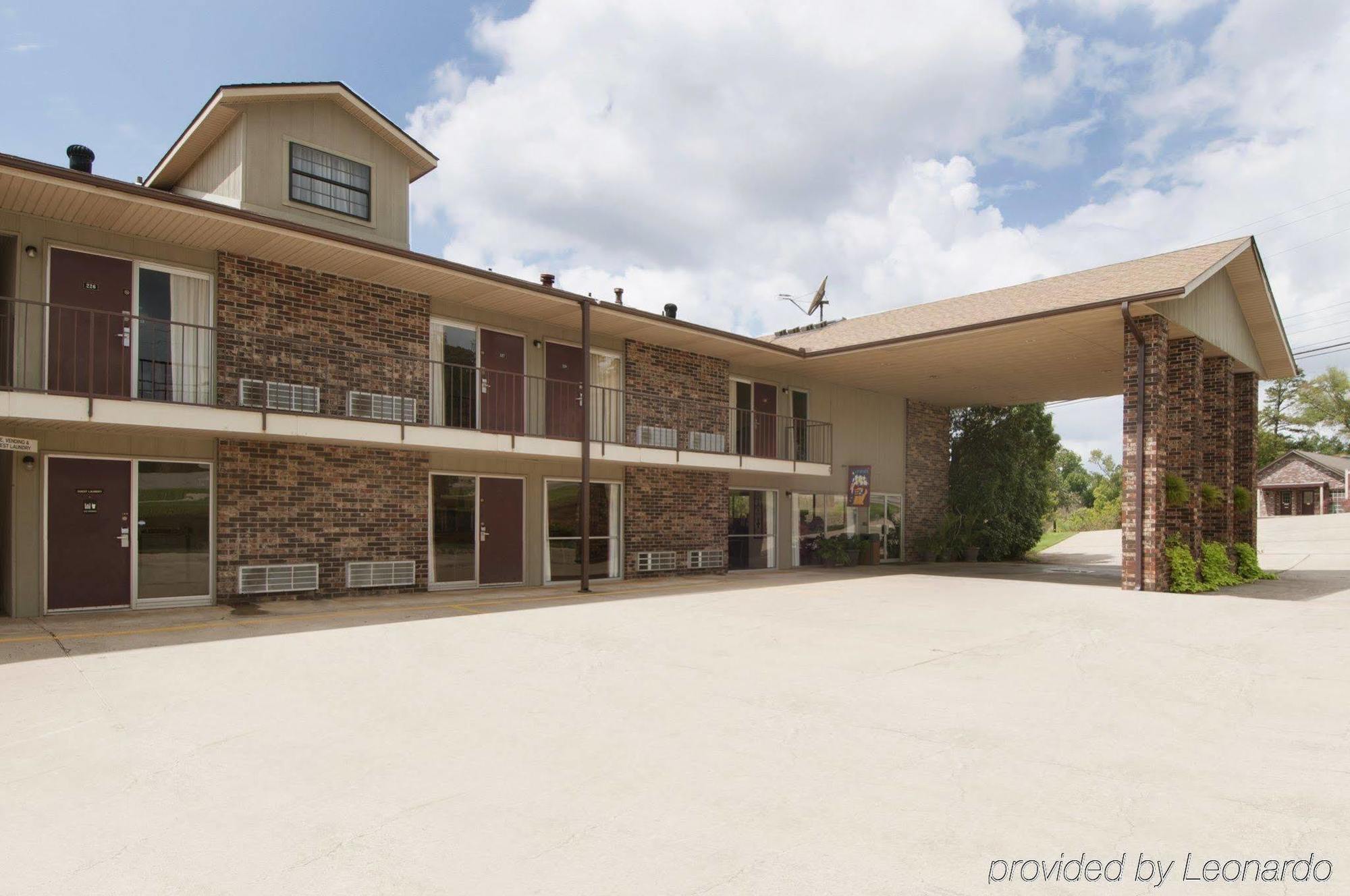Best Western Sherwood Inn Clarksville Buitenkant foto