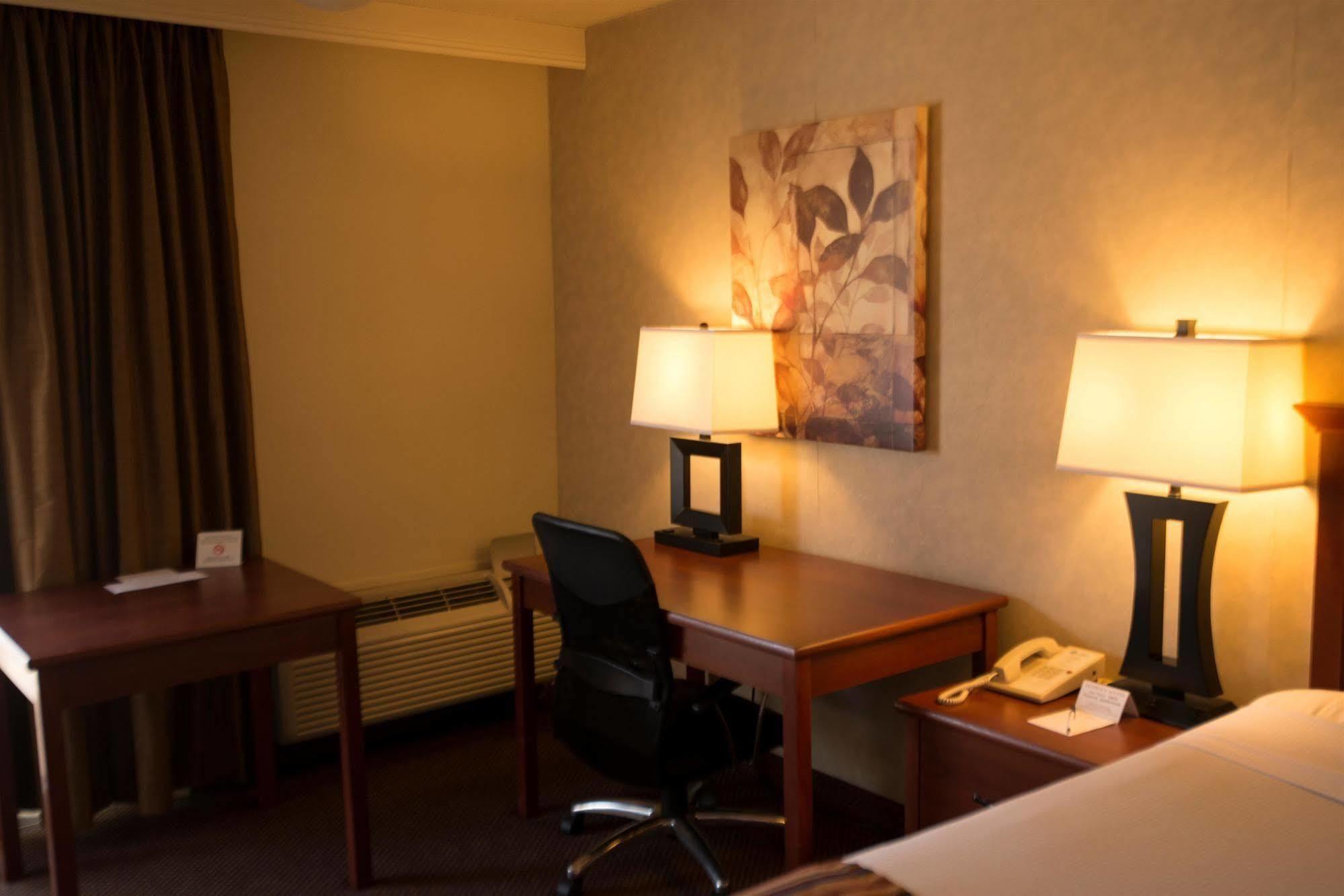 Best Western Sherwood Inn Clarksville Buitenkant foto